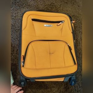 Rockland Carry on suitcase